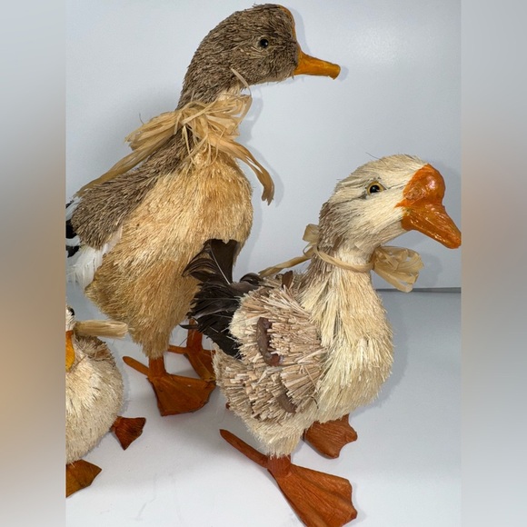 Vintage straw/feathers duck set of three -family - Picture 3 of 14